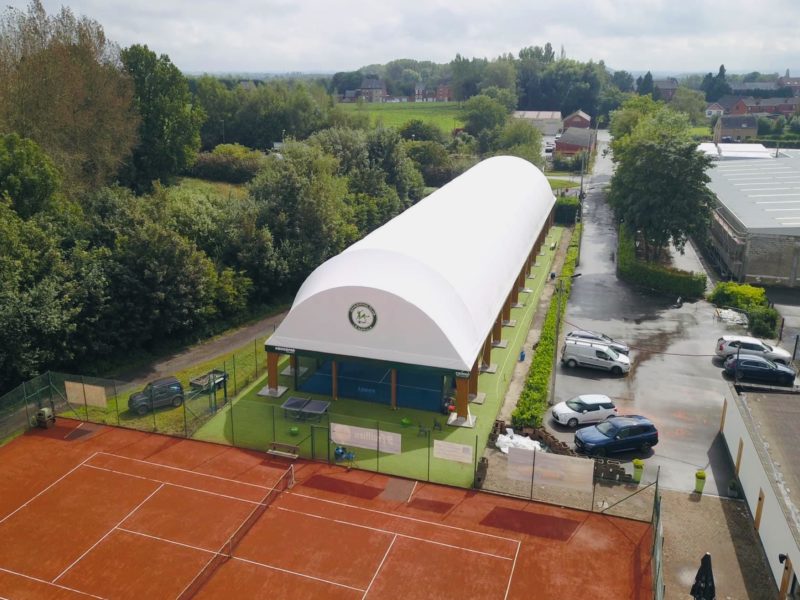 Realizzazione copertura campo padel in Belgio SMASHING CLUB – Le Roelux