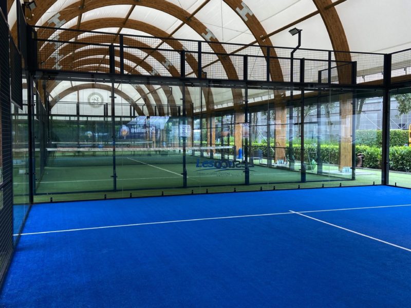 Realizzazione copertura campo padel in Belgio SMASHING CLUB – Le Roelux